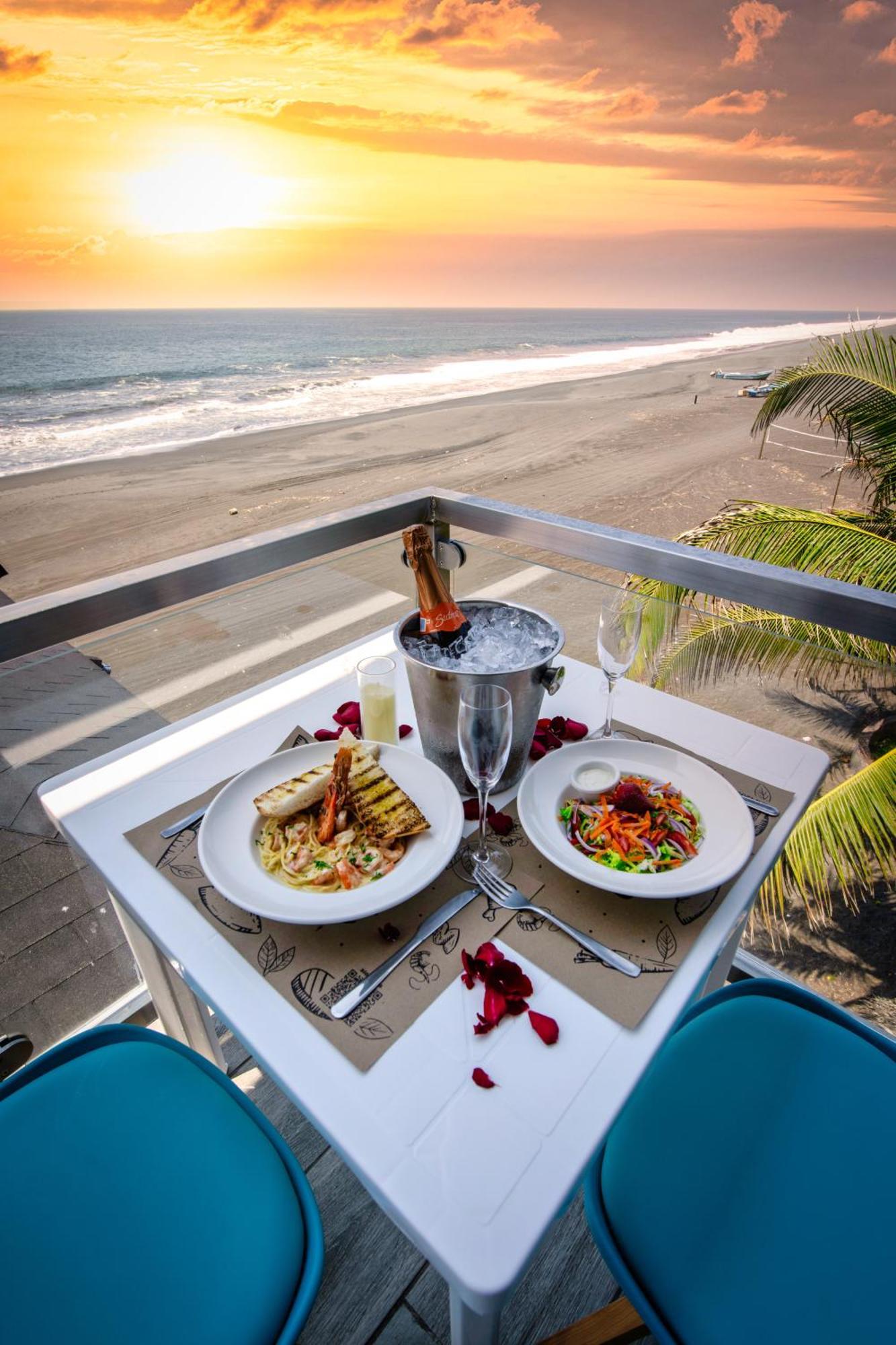 Hotel Playa Paraiso Monterrico Exteriér fotografie